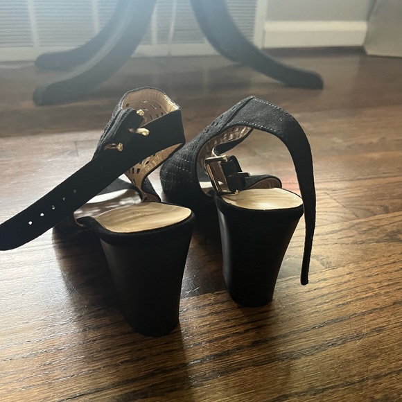 Liz Claiborne Gemma Sandals - Picture 3 of 5